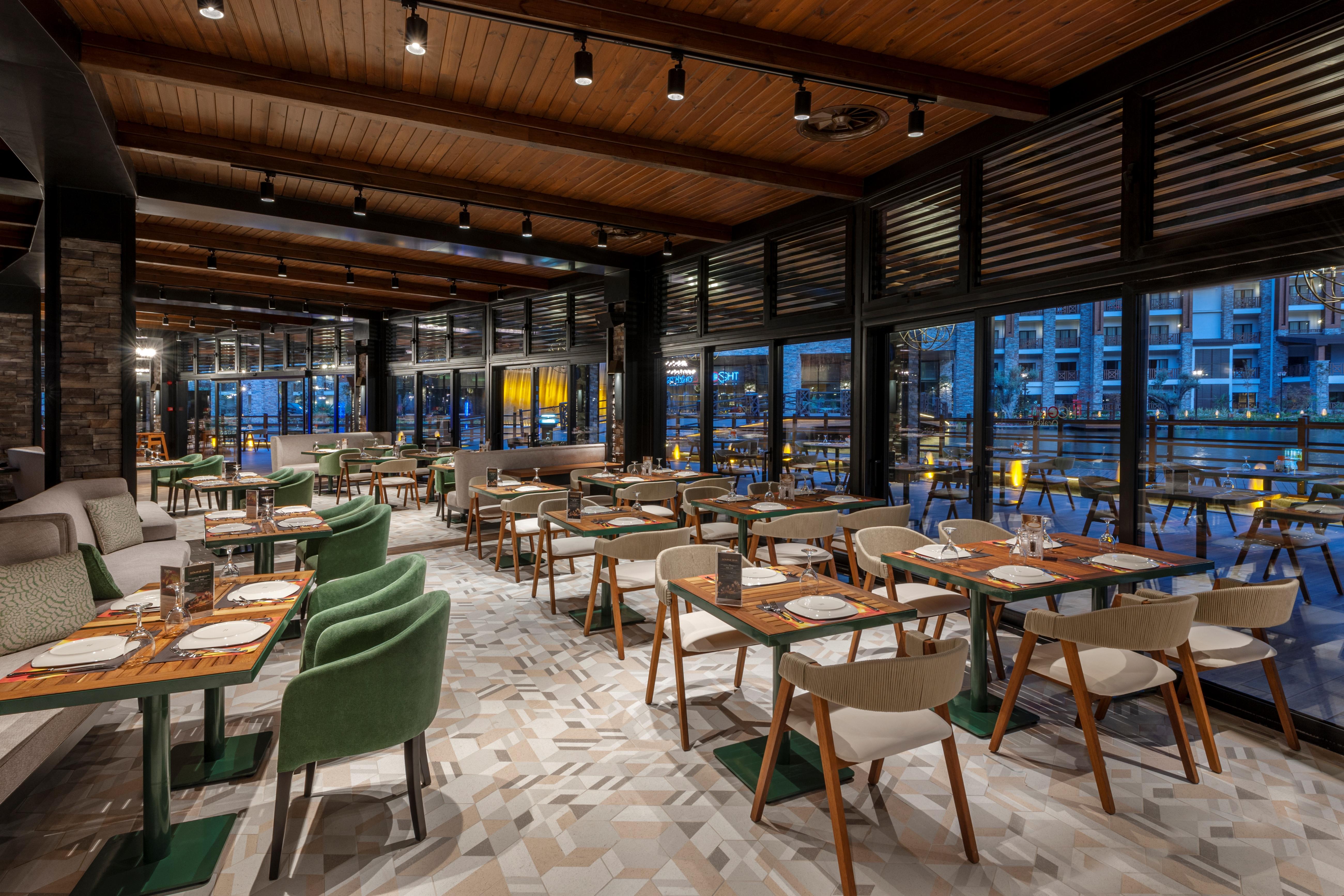 Hotel Elite World Grand Sapanca Exterior foto The interior of the restaurant
