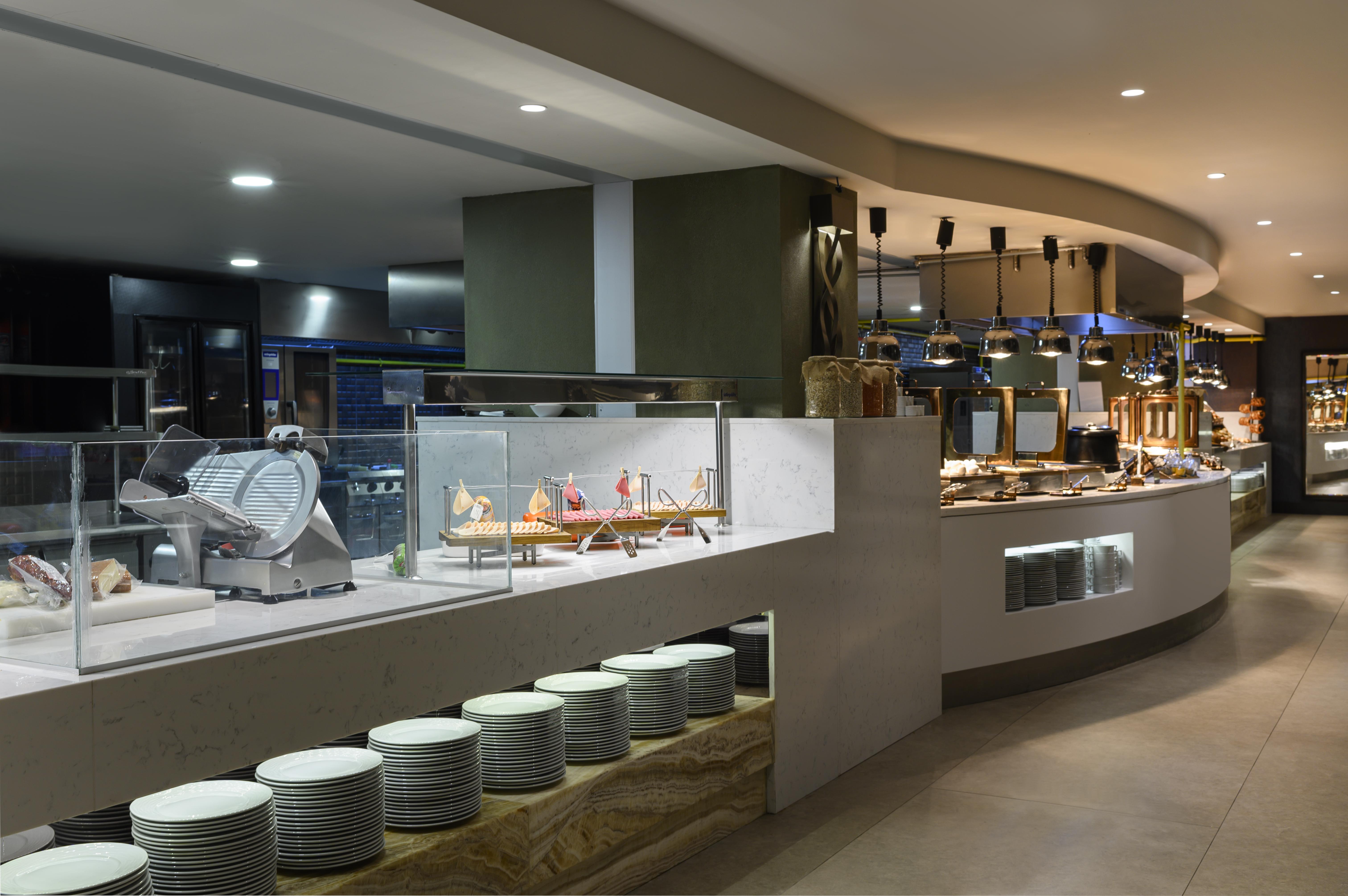 Hotel Elite World Grand Sapanca Exterior foto A buffet at a hotel