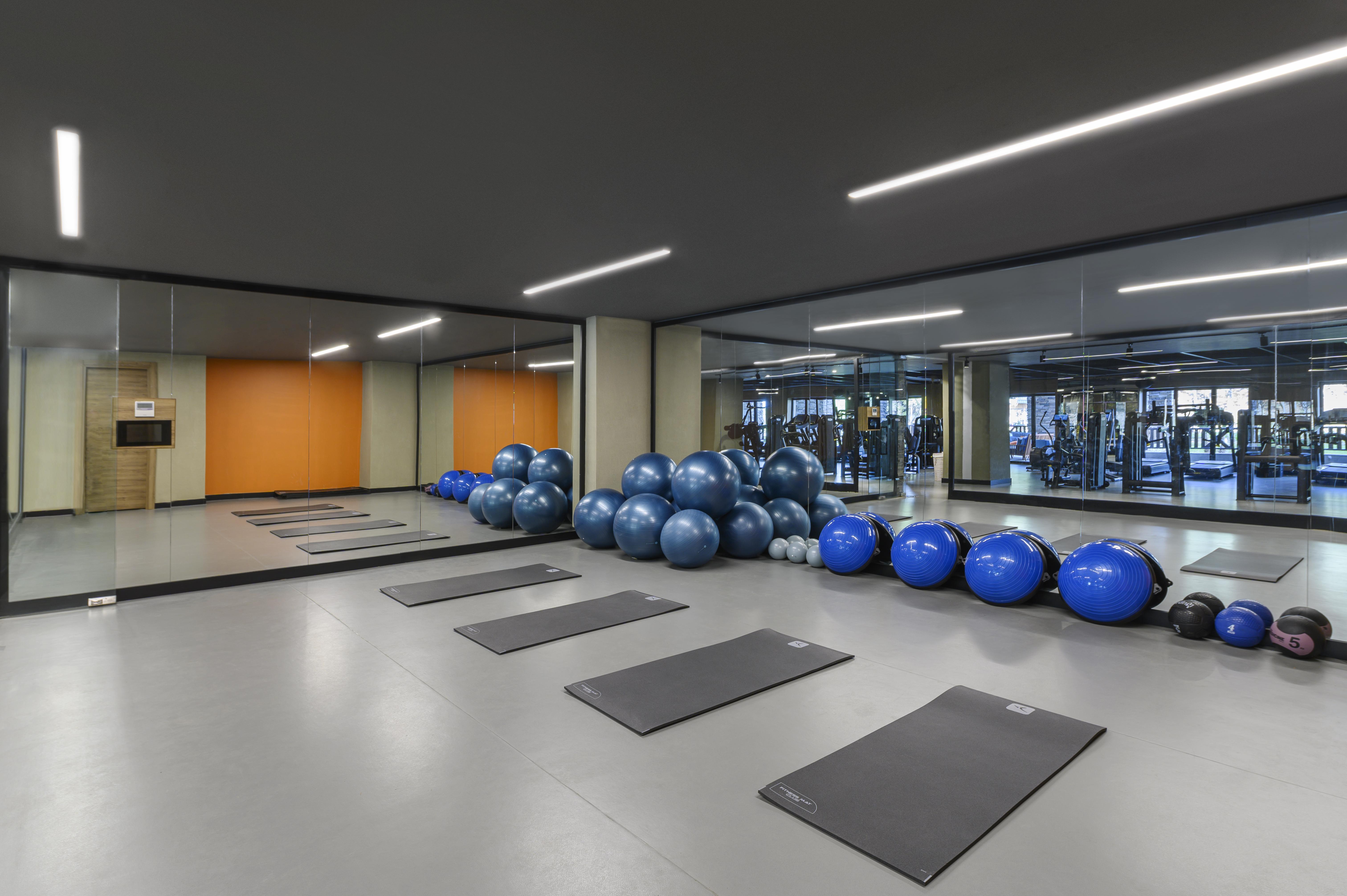 Hotel Elite World Grand Sapanca Exterior foto The fitness centre