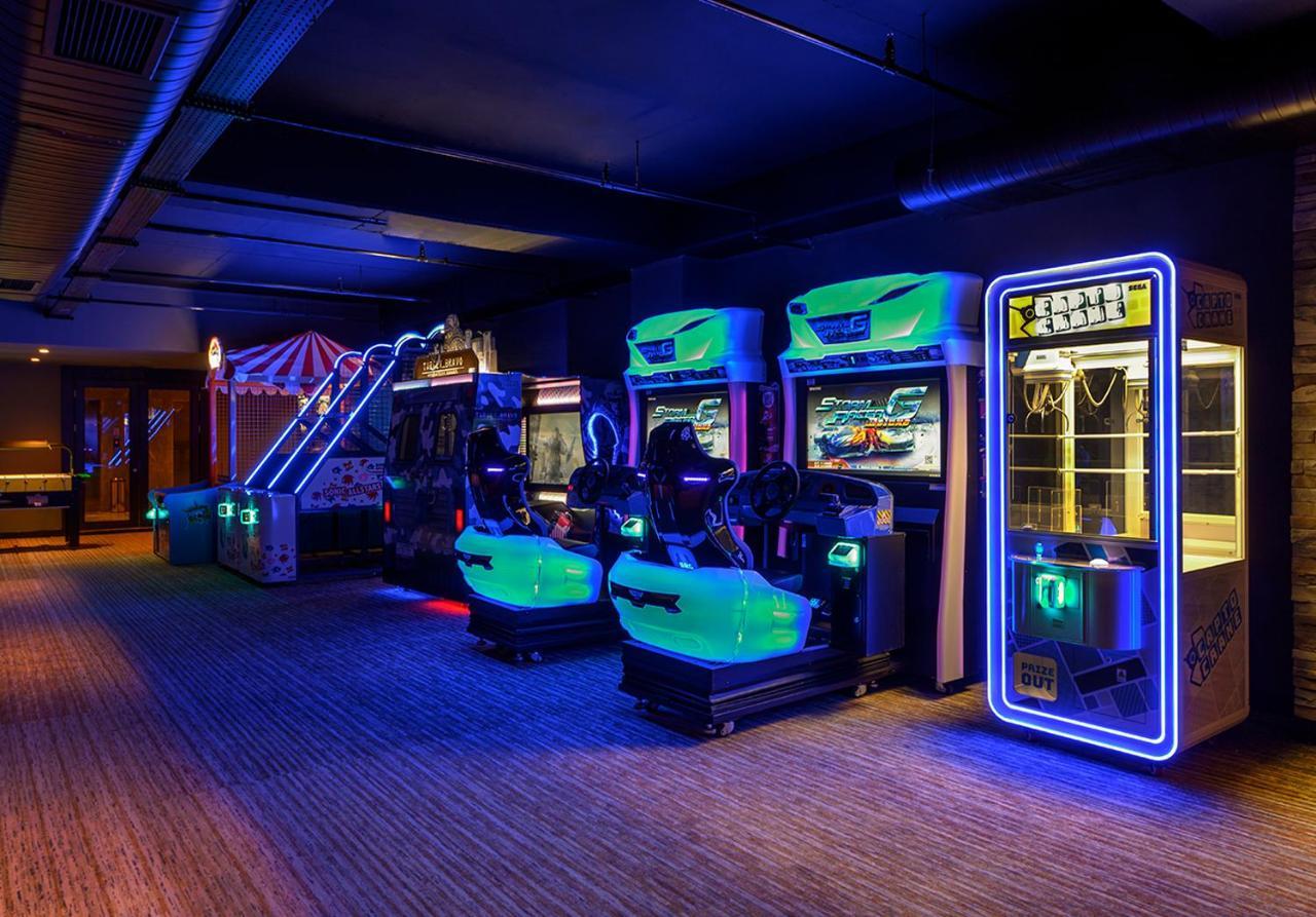 Hotel Elite World Grand Sapanca Exterior foto The arcade at the 2014 edition of the London Boat Show